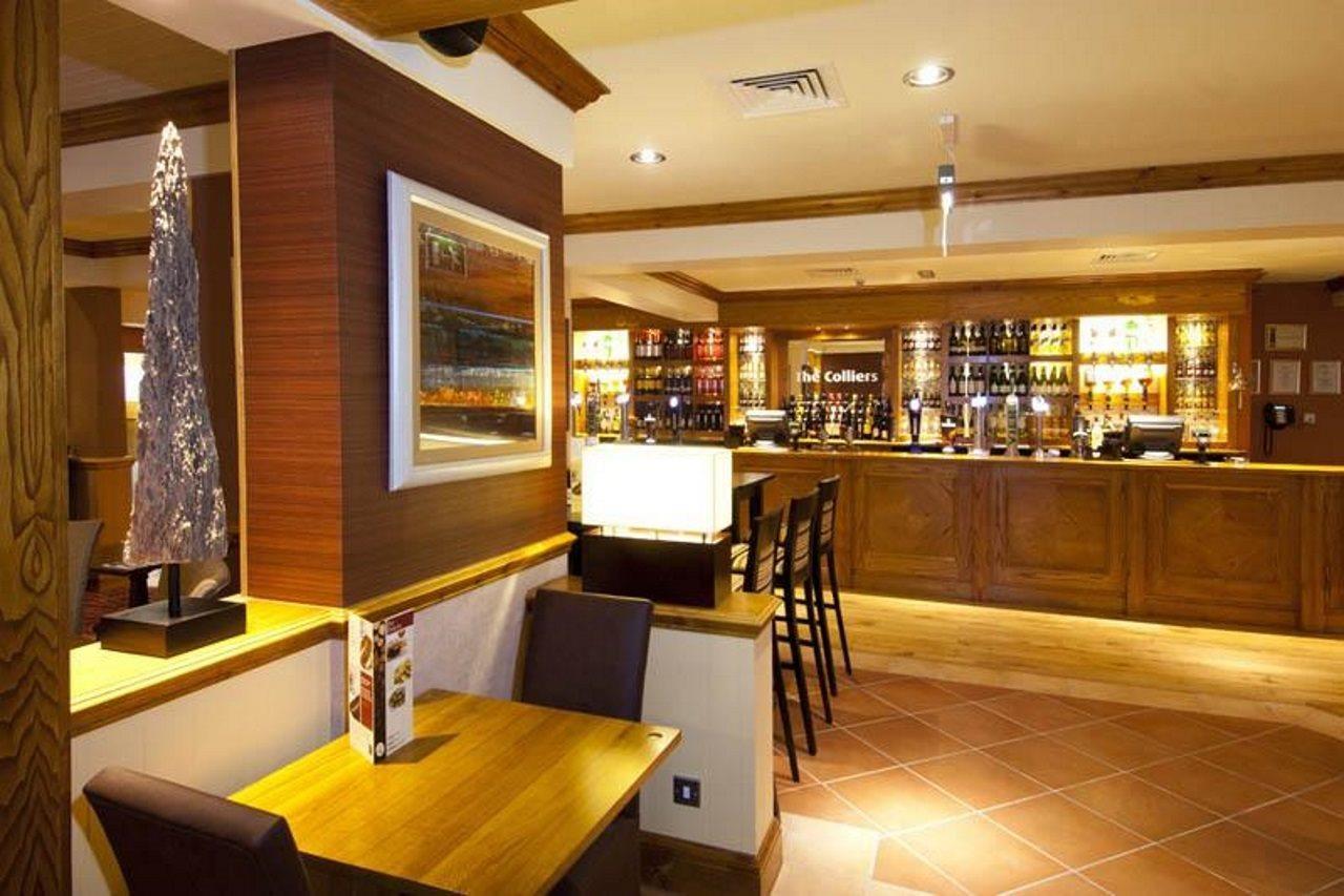 Premier Inn Rugeley Exterior foto